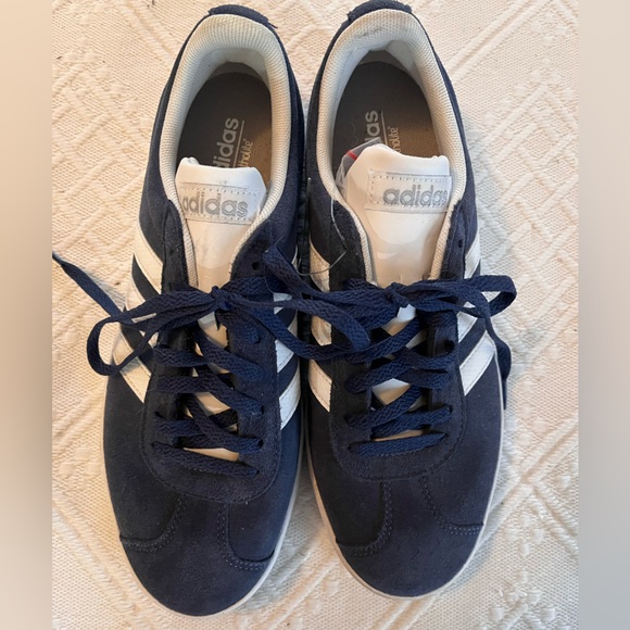 Adidas Blue Suede Sneakers Men’s size 7.5 women’s 8.5 - Picture 2 of 4